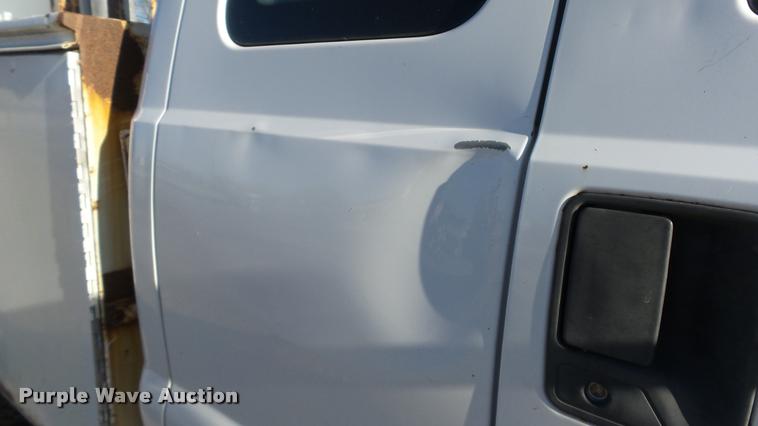 image for item DB2754 2000 Ford F350 Super Duty SuperCab utility truck