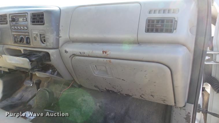 image for item DB2754 2000 Ford F350 Super Duty SuperCab utility truck