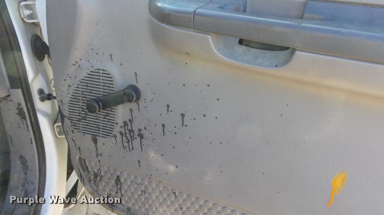 image for item DB2754 2000 Ford F350 Super Duty SuperCab utility truck