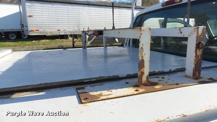 image for item DB2754 2000 Ford F350 Super Duty SuperCab utility truck