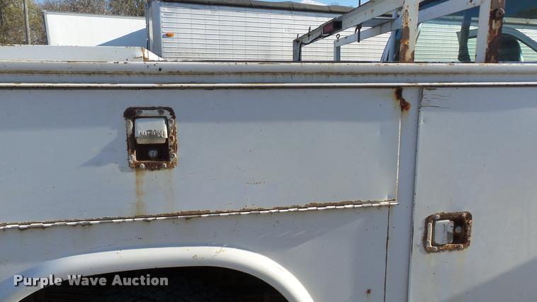 image for item DB2754 2000 Ford F350 Super Duty SuperCab utility truck