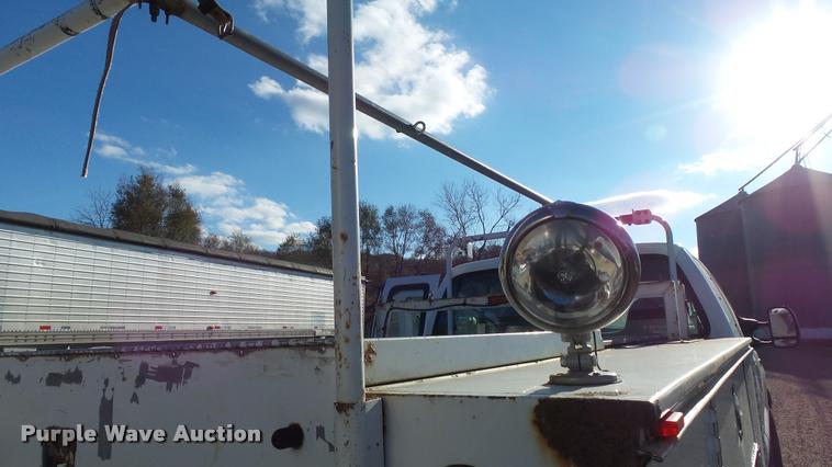 image for item DB2754 2000 Ford F350 Super Duty SuperCab utility truck