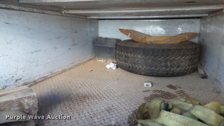 image for item DB2754 2000 Ford F350 Super Duty SuperCab utility truck