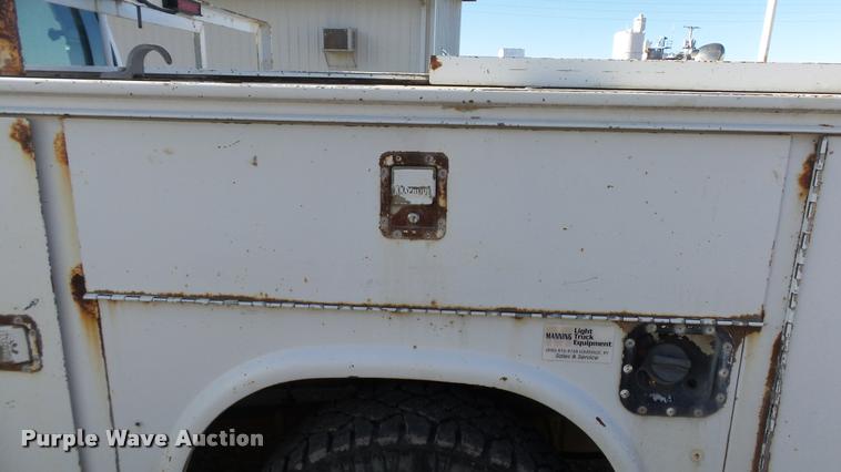 image for item DB2754 2000 Ford F350 Super Duty SuperCab utility truck