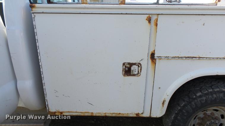 image for item DB2754 2000 Ford F350 Super Duty SuperCab utility truck