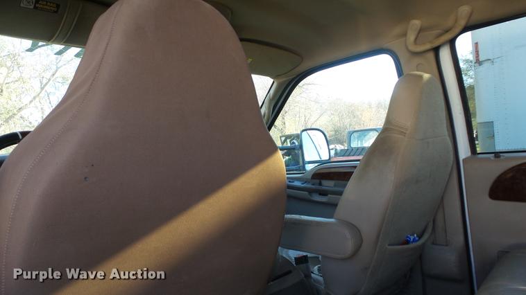 image for item DB2755 2000 Ford F250 Super Duty Crew Cab pickup truck