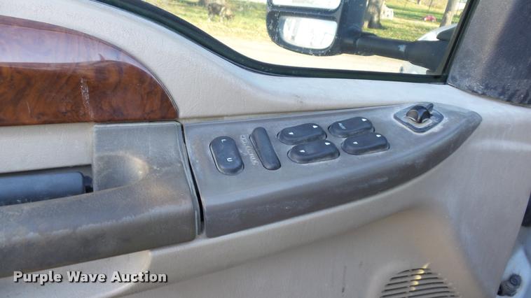 image for item DB2755 2000 Ford F250 Super Duty Crew Cab pickup truck