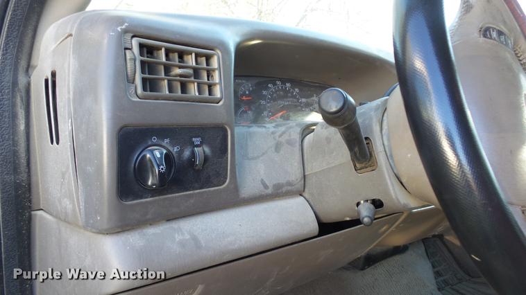 image for item DB2755 2000 Ford F250 Super Duty Crew Cab pickup truck