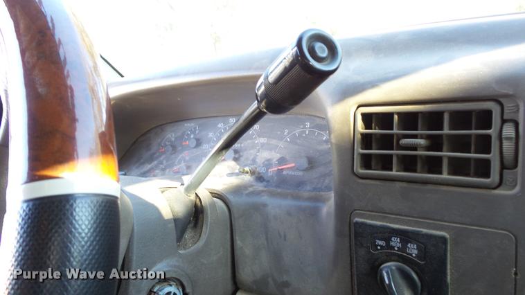 image for item DB2755 2000 Ford F250 Super Duty Crew Cab pickup truck