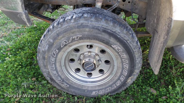 image for item DB2755 2000 Ford F250 Super Duty Crew Cab pickup truck