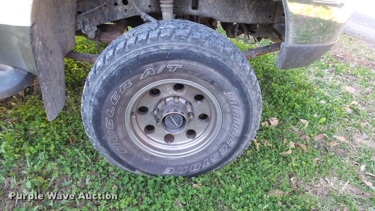 image for item DB2755 2000 Ford F250 Super Duty Crew Cab pickup truck