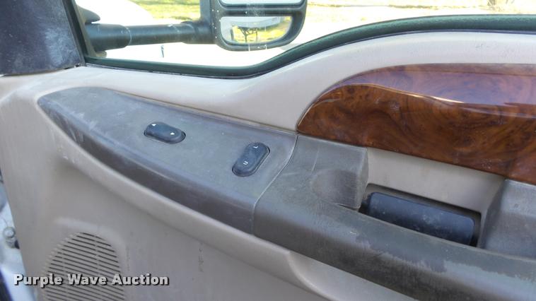 image for item DB2755 2000 Ford F250 Super Duty Crew Cab pickup truck