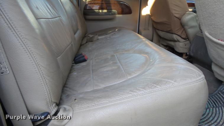 image for item DB2755 2000 Ford F250 Super Duty Crew Cab pickup truck