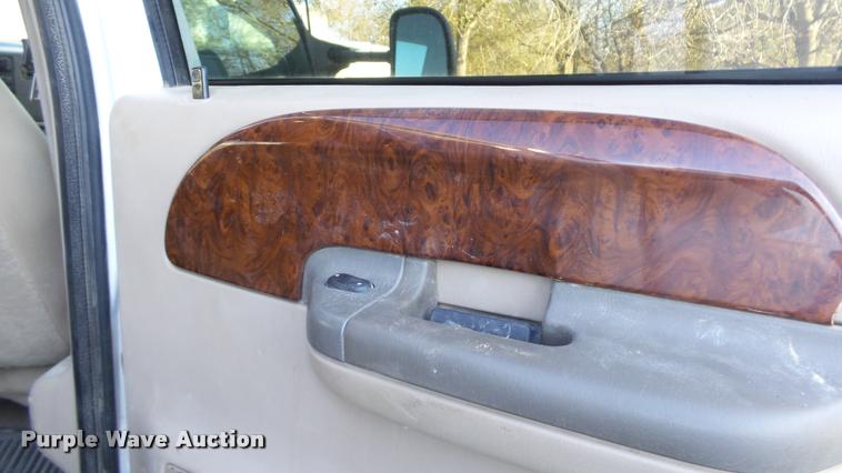 image for item DB2755 2000 Ford F250 Super Duty Crew Cab pickup truck