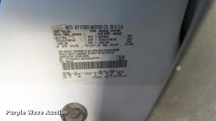 image for item DB2755 2000 Ford F250 Super Duty Crew Cab pickup truck