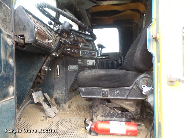 image for item DB2856 1987 Freightliner FLC-64T dump truck