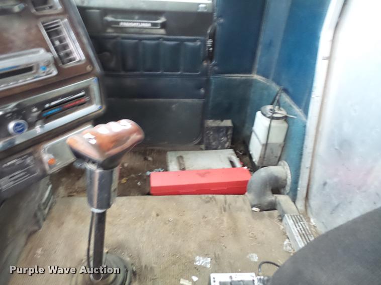 image for item DB2856 1987 Freightliner FLC-64T dump truck