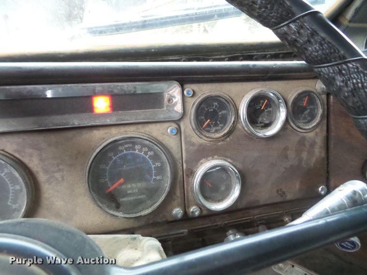 image for item DB2856 1987 Freightliner FLC-64T dump truck