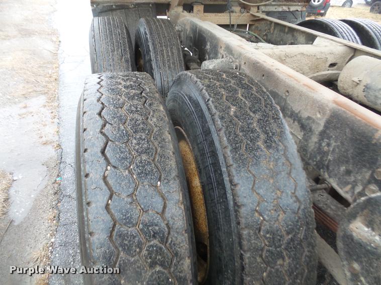 image for item DB2856 1987 Freightliner FLC-64T dump truck