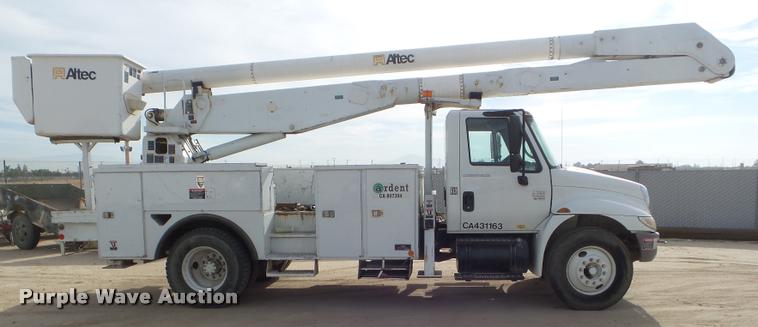 image for item DB3571 2008 International DuraStar 4300 bucket truck