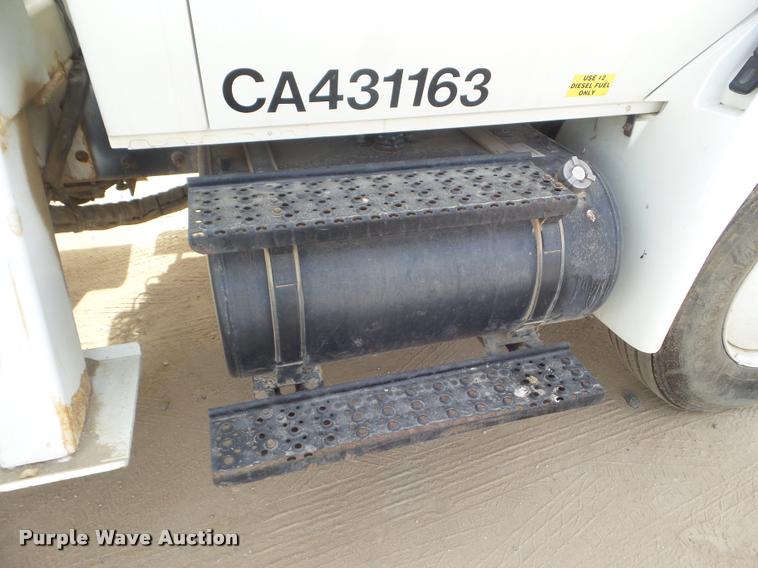 image for item DB3571 2008 International DuraStar 4300 bucket truck