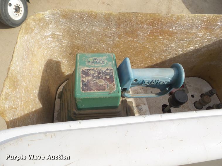 image for item DB3571 2008 International DuraStar 4300 bucket truck