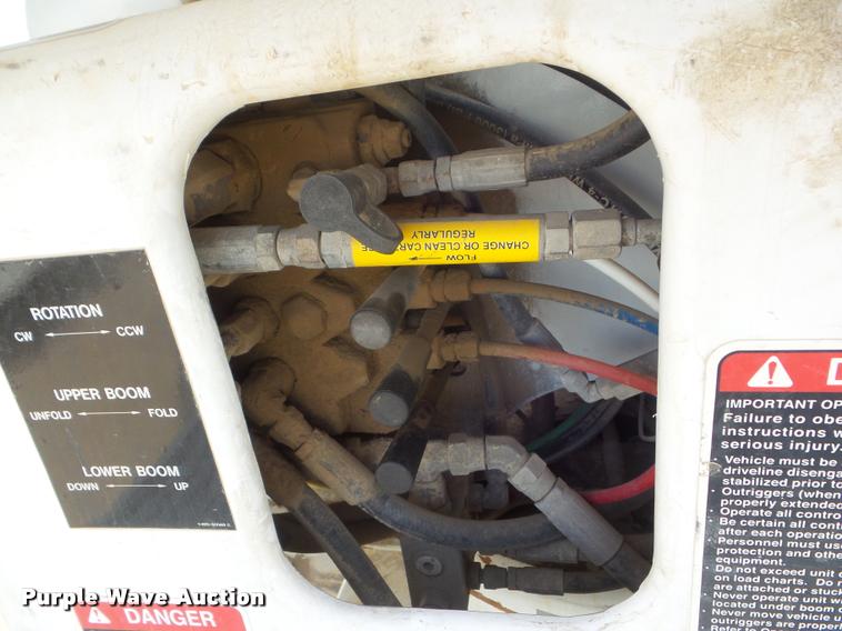 image for item DB3571 2008 International DuraStar 4300 bucket truck