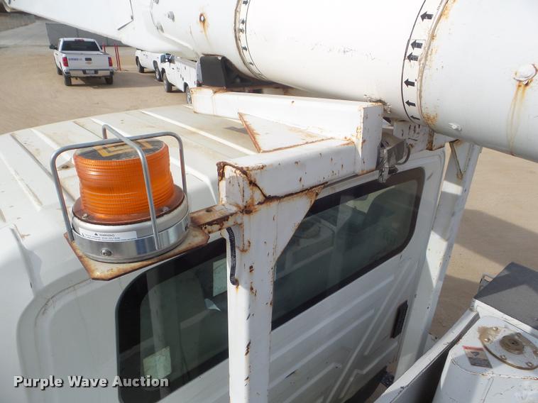 image for item DB3571 2008 International DuraStar 4300 bucket truck