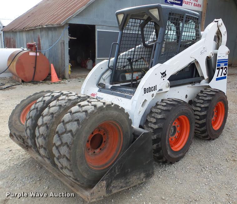 image for item DB5394 2001 Bobcat 773 Turbo skid steer