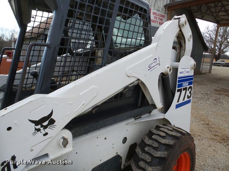 image for item DB5394 2001 Bobcat 773 Turbo skid steer