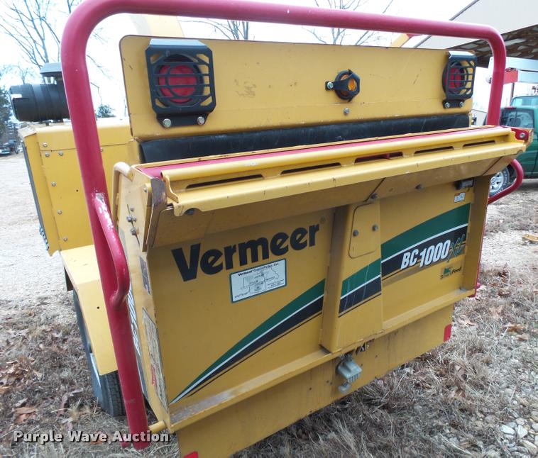 image for item J8999 2010 Vermeer BC1000XL wood chipper