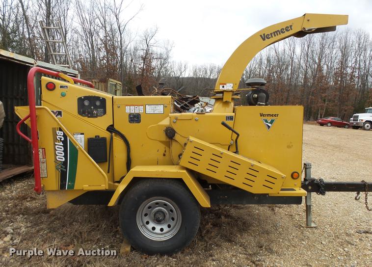image for item J8999 2010 Vermeer BC1000XL wood chipper