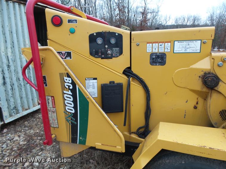 image for item J8999 2010 Vermeer BC1000XL wood chipper