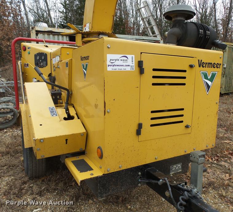 image for item J8999 2010 Vermeer BC1000XL wood chipper