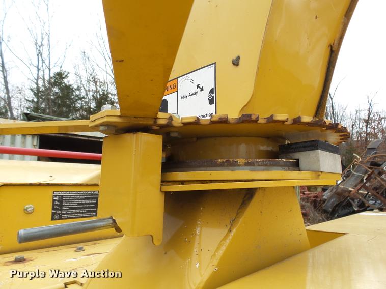 image for item J8999 2010 Vermeer BC1000XL wood chipper