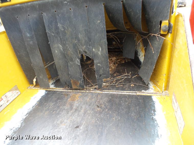 image for item J8999 2010 Vermeer BC1000XL wood chipper