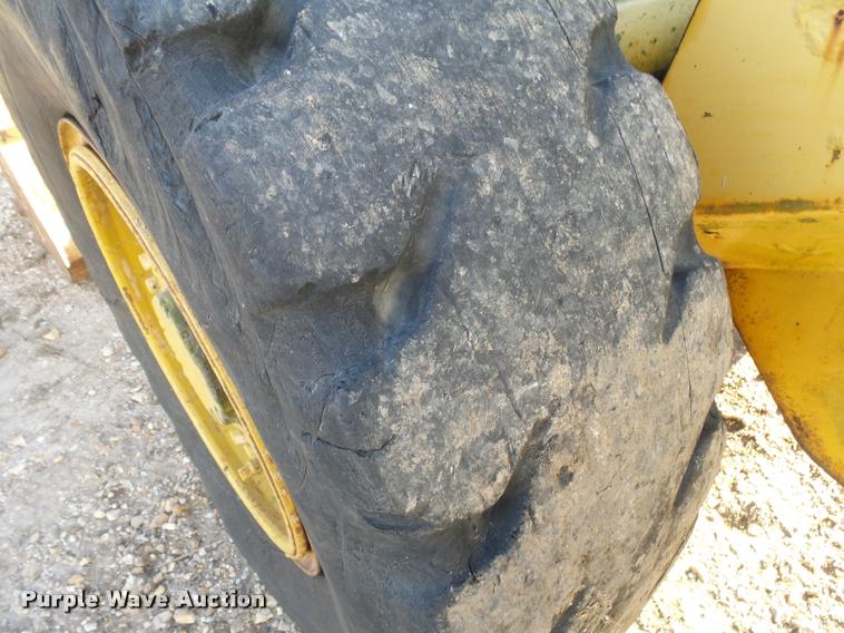 image for item K1001 Caterpillar 910 wheel loader