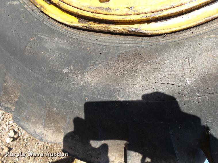 image for item K1001 Caterpillar 910 wheel loader