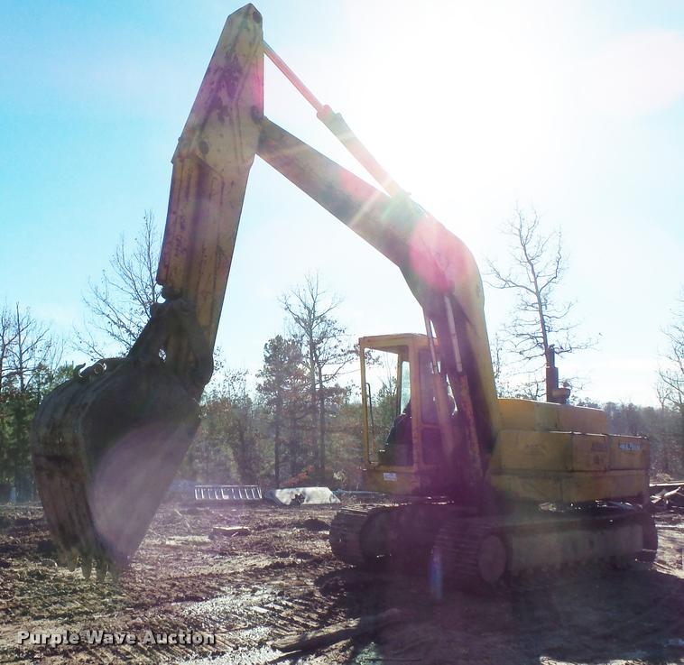 image for item K3411 1977 John Deere 690B excavator