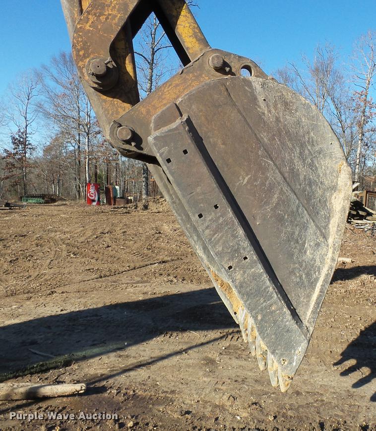 image for item K3411 1977 John Deere 690B excavator