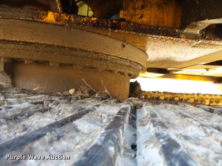 image for item K3411 1977 John Deere 690B excavator