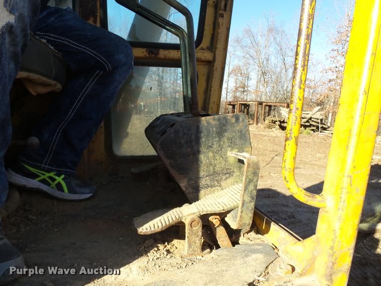 image for item K3411 1977 John Deere 690B excavator