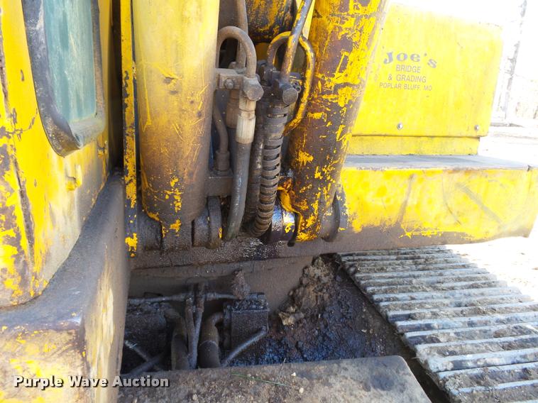 image for item K3411 1977 John Deere 690B excavator
