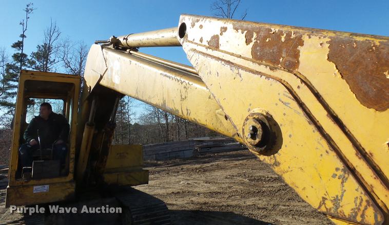 image for item K3411 1977 John Deere 690B excavator
