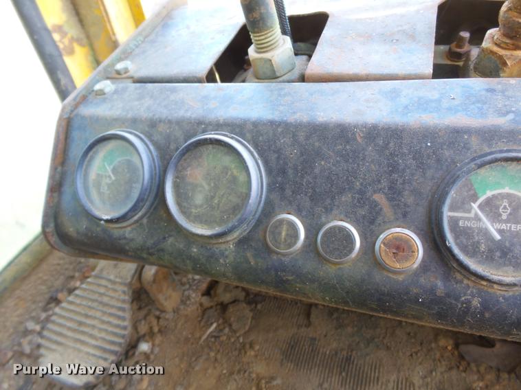 image for item K3411 1977 John Deere 690B excavator