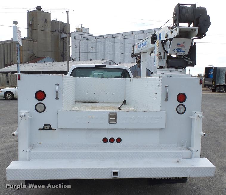 image for item K3467 2007 Ford F450 Super Duty service truck with crane