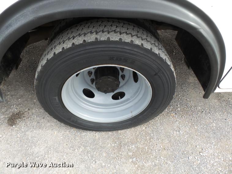 image for item K3467 2007 Ford F450 Super Duty service truck with crane