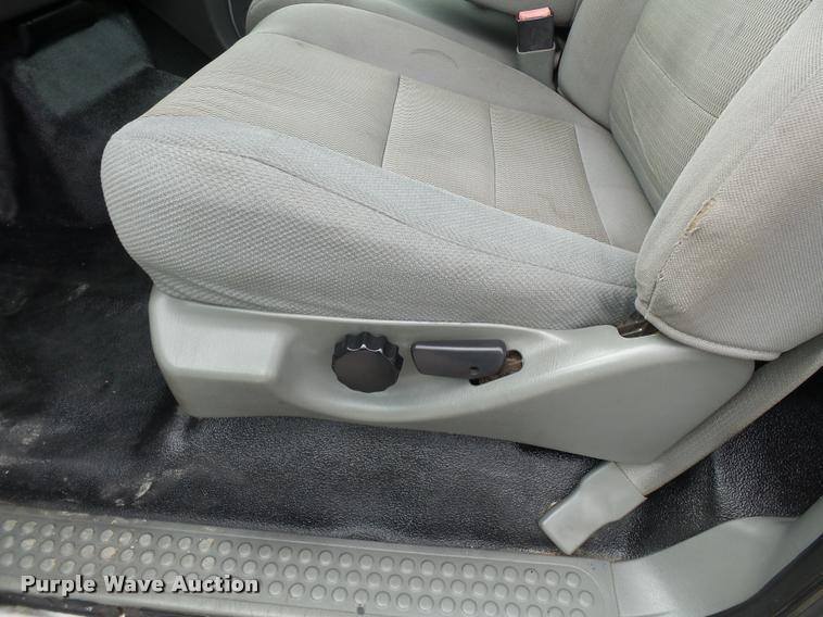 image for item K3467 2007 Ford F450 Super Duty service truck with crane