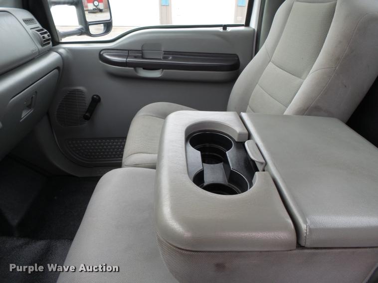 image for item K3467 2007 Ford F450 Super Duty service truck with crane