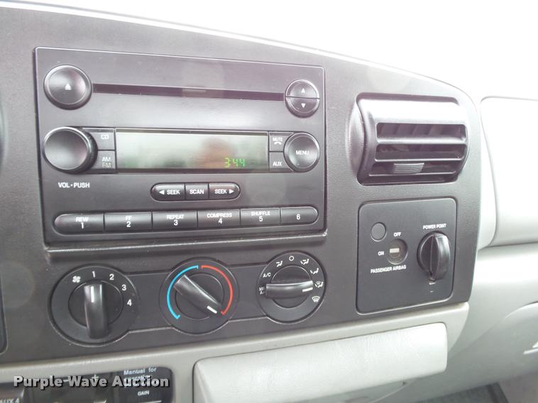 image for item K3467 2007 Ford F450 Super Duty service truck with crane